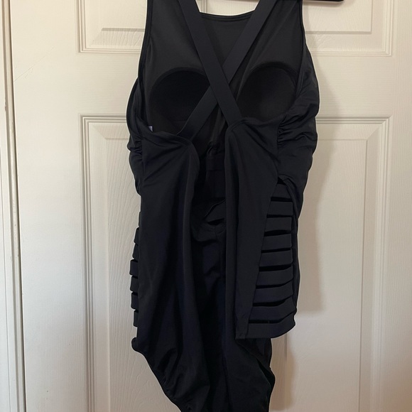 Set of 4 size 2x swimsuits - Picture 3 of 14